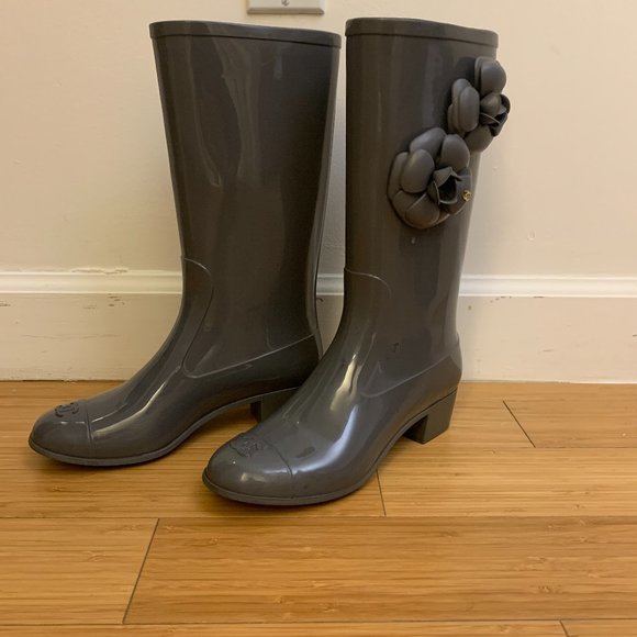 CHANEL, Shoes, Chanel Interlocking Cc Logo Rubber Rain Boots